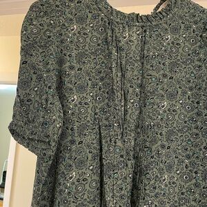 Loft Blouse/Top size small NWOT!